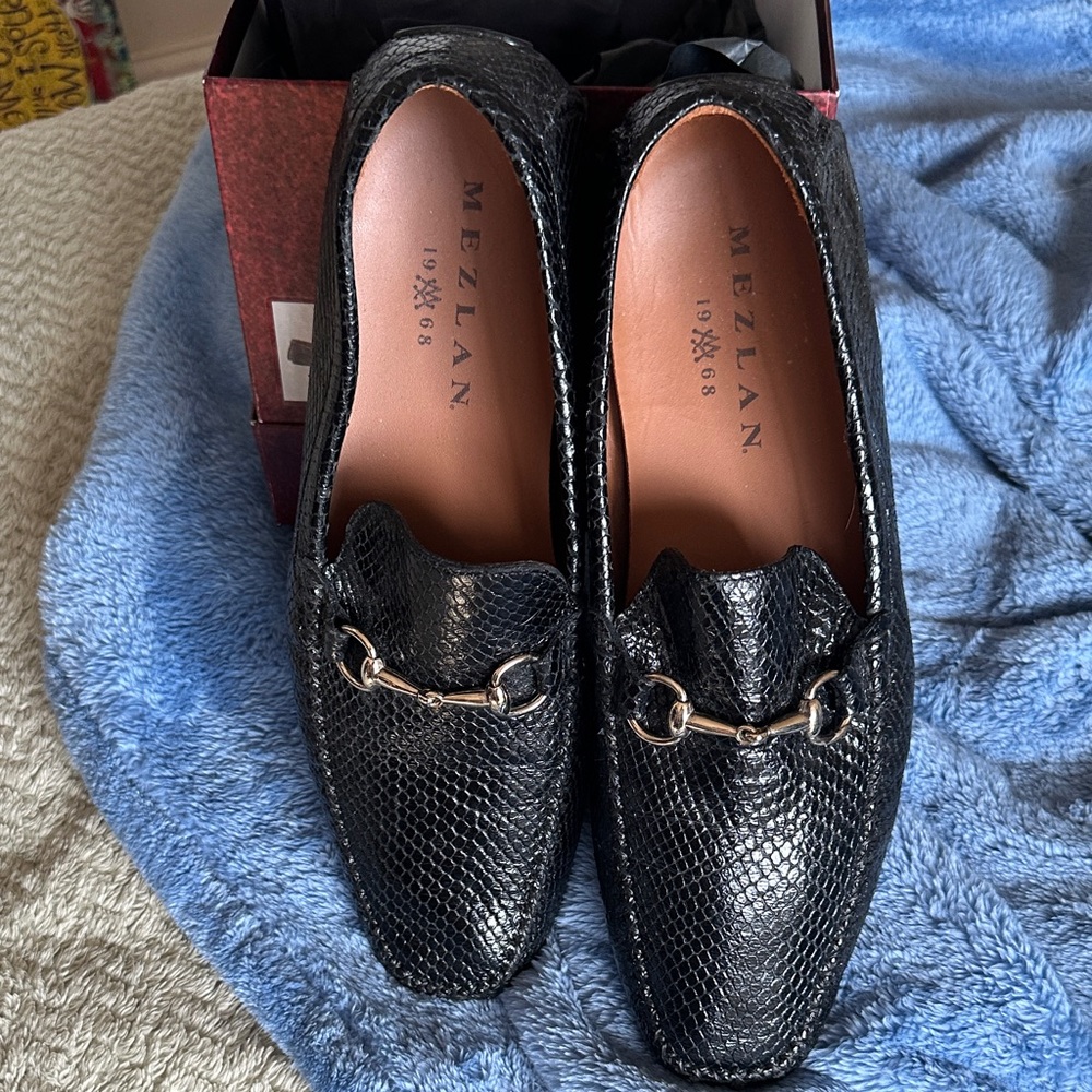 Mezlan Textured Black Slip-On Loafers NWOT
